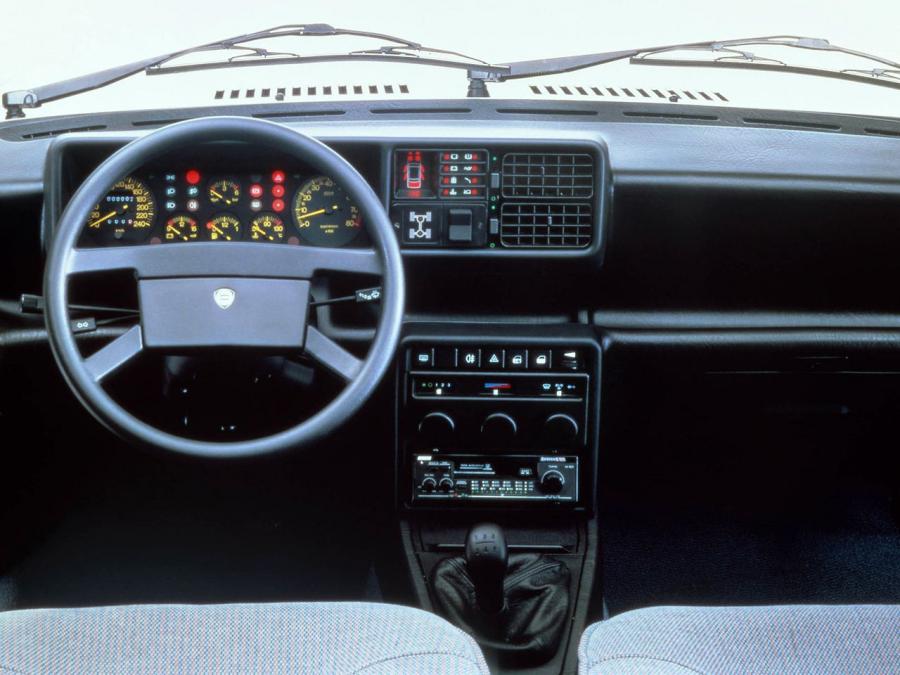  Lancia Prisma 4WD 1986 года  (фото 2 из 4)